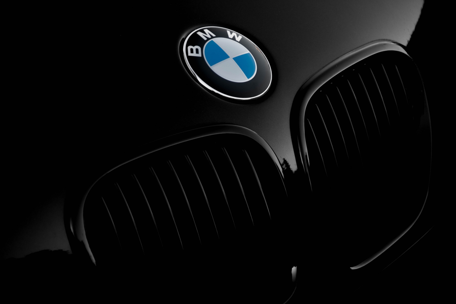 【汽車專知】BMW車系數字代表什麼？BMW的命名規則？