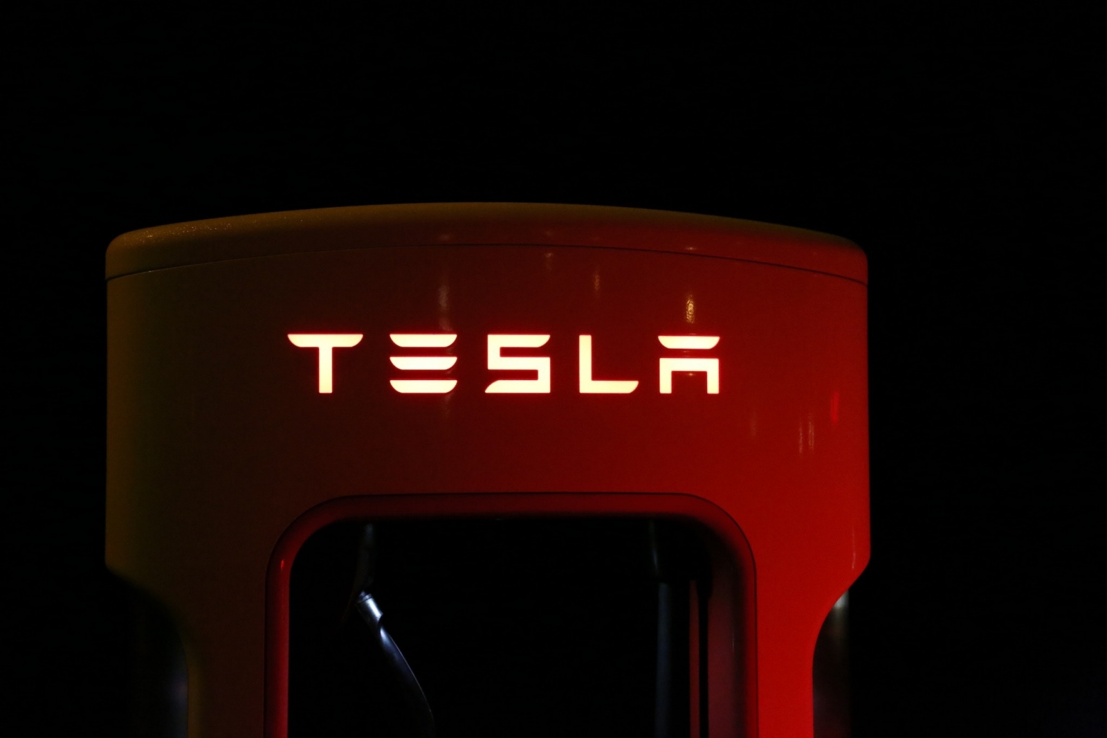 【電動車專知】Tesla充電速度夠快嗎？收費多少呢？