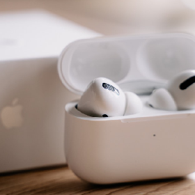 【快訊】AirPods Pro 3明年推出？傳外型將大改